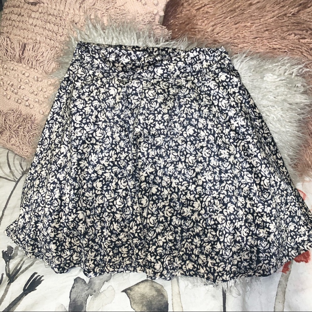 Floral velvet skirt
